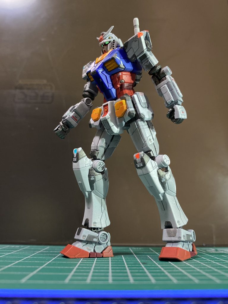 たとえ腰が固定されていようと、動くガンダムの迫力は立像とは比較になりません。映像でこんなものかと思っている方、機会があれば是非ご自身の目でご確認ください!(作品の話から逸脱し、申し訳ございません。ちなみに初投稿でした。今後とも宜しくお願いします。