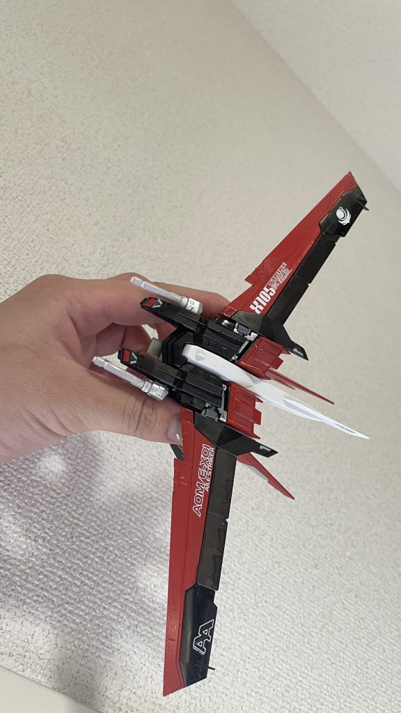 エールストライカーはストライク本体に合わせて遜色無いように塗装。デカールも貼ってます。