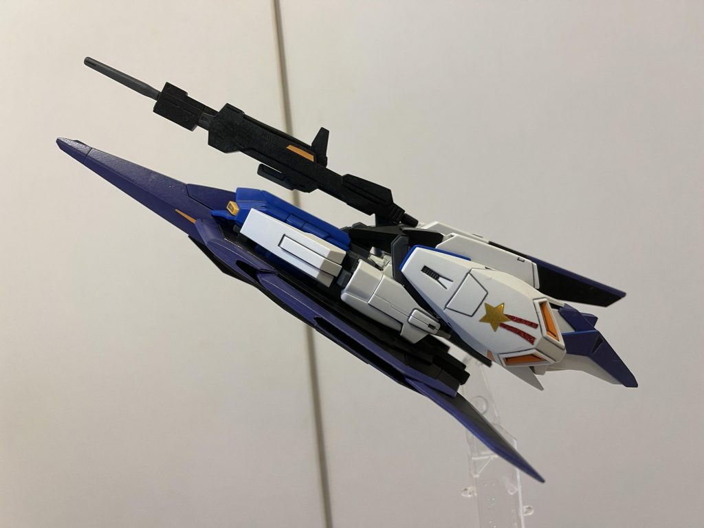 左脚はルーのパーソナルマーク。