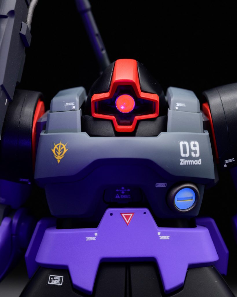 わかりにくいですがモノアイはハイキューパーツでディテールアップしています。最後まで見て頂きありがとうございました。