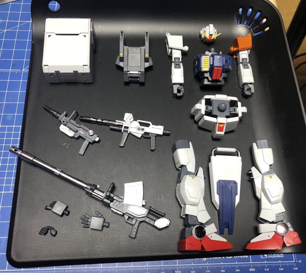 ちょい塗りとは言え武器3種とコンテナも合わせるとそこそこ手間でした^_^;