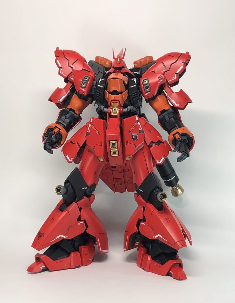 カラーリングはサイコザク風に、赤はサザビーに変更しています。