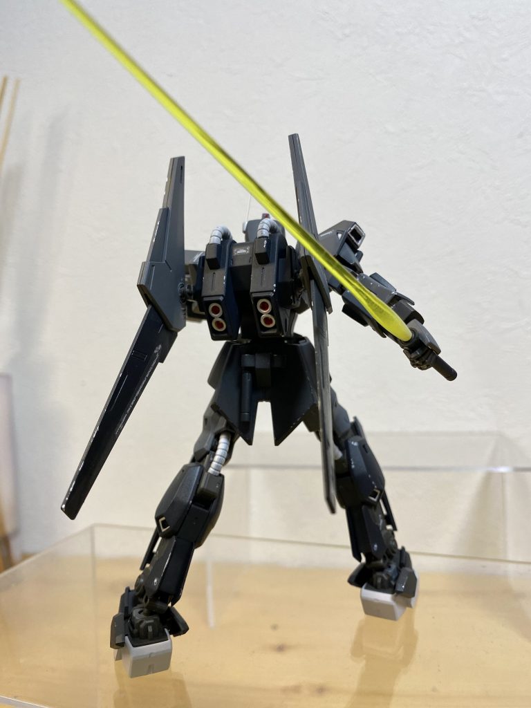 背面。バーニアはシルバーベースにしました。