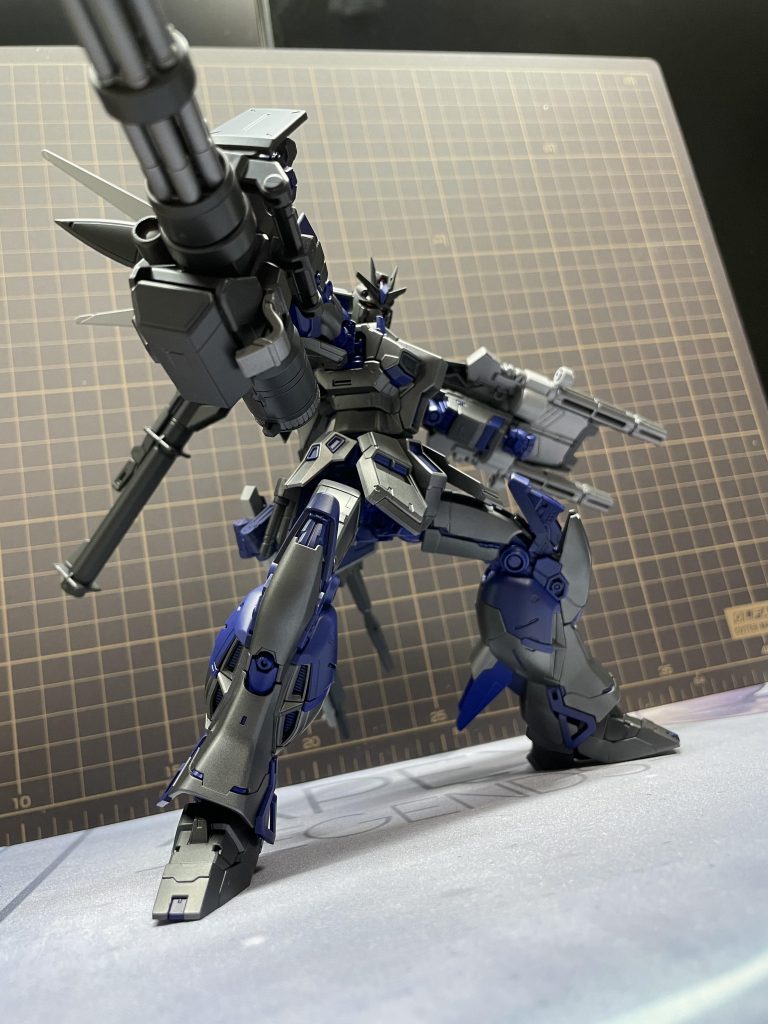 νガンダム–4枚目/制作者:たいかま