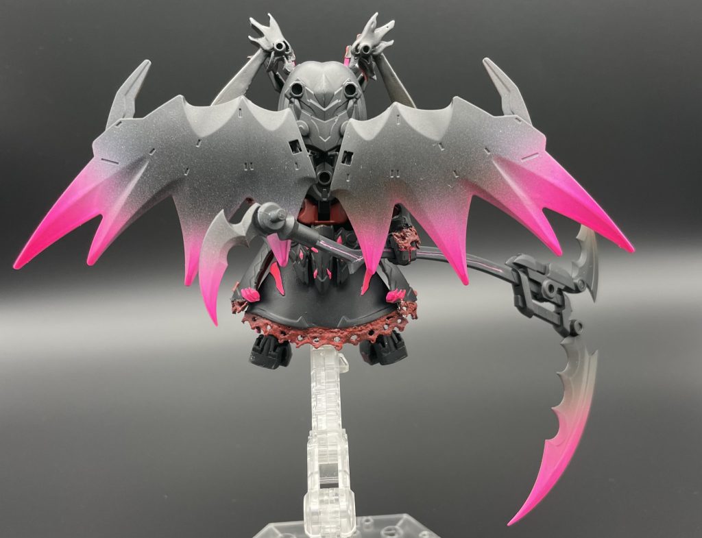 レース部分は水溶きボンドで固めてから瞬間接着剤で止めてます