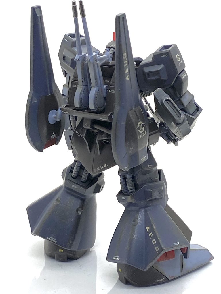 ビームピストルの先端は趣味でメタリックで塗装してあります。