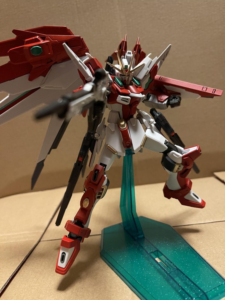 ビームライフル∞ジャスティスの使用している物と同じで高威力で取り扱い安い武器