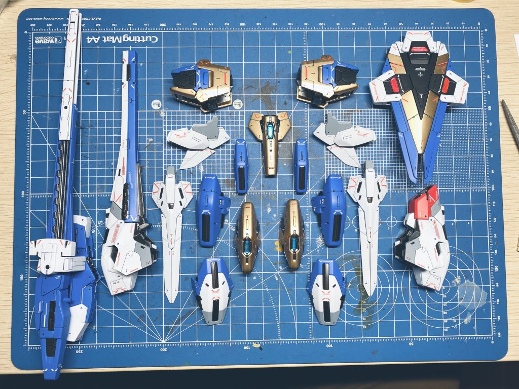 パーツが完成したら嬉しくてやっちゃうやつ。