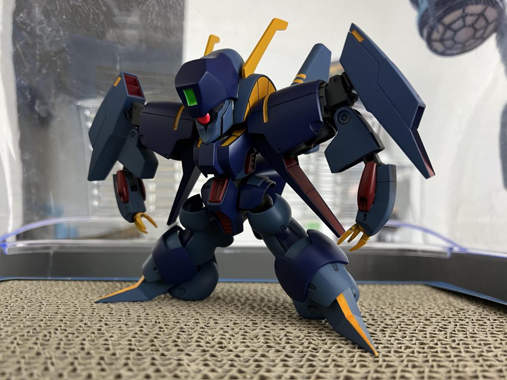 塗装とスミ入れが終わった状態です。メインカラーが少し青味が強いですw本来はほとんどグレーですが既存のカラーで似た色がなくこちらのカラーになりました。