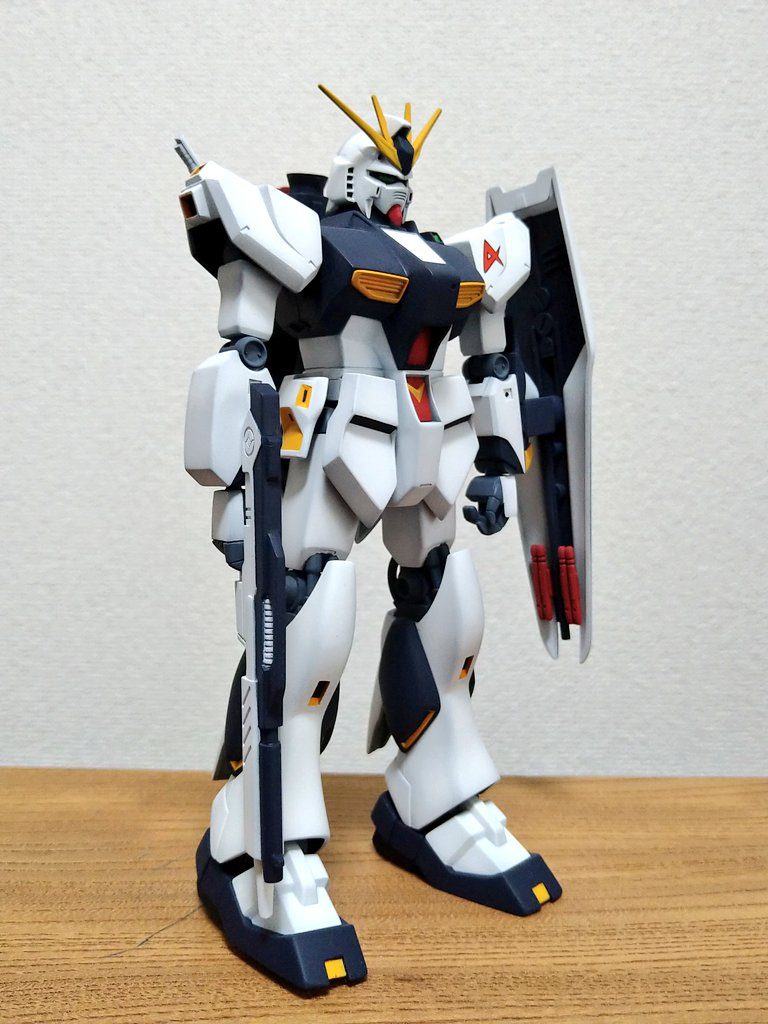 νガンダム–3枚目/制作者：シラトリ@shiratoribabao