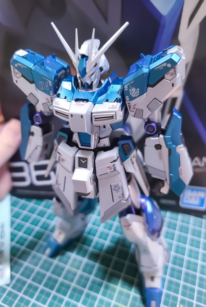 Hi-νガンダム(オリジナルカラーVer.)–4枚目/制作者：あす