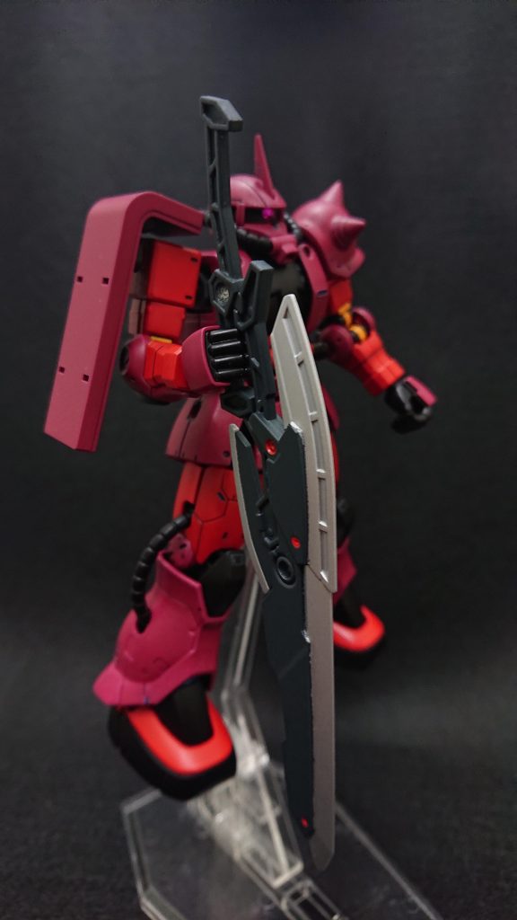 力強いフォルムなので飛び道具よりも大型の武器を装備させたくマーズフォーユニットの大剣に変更してみました