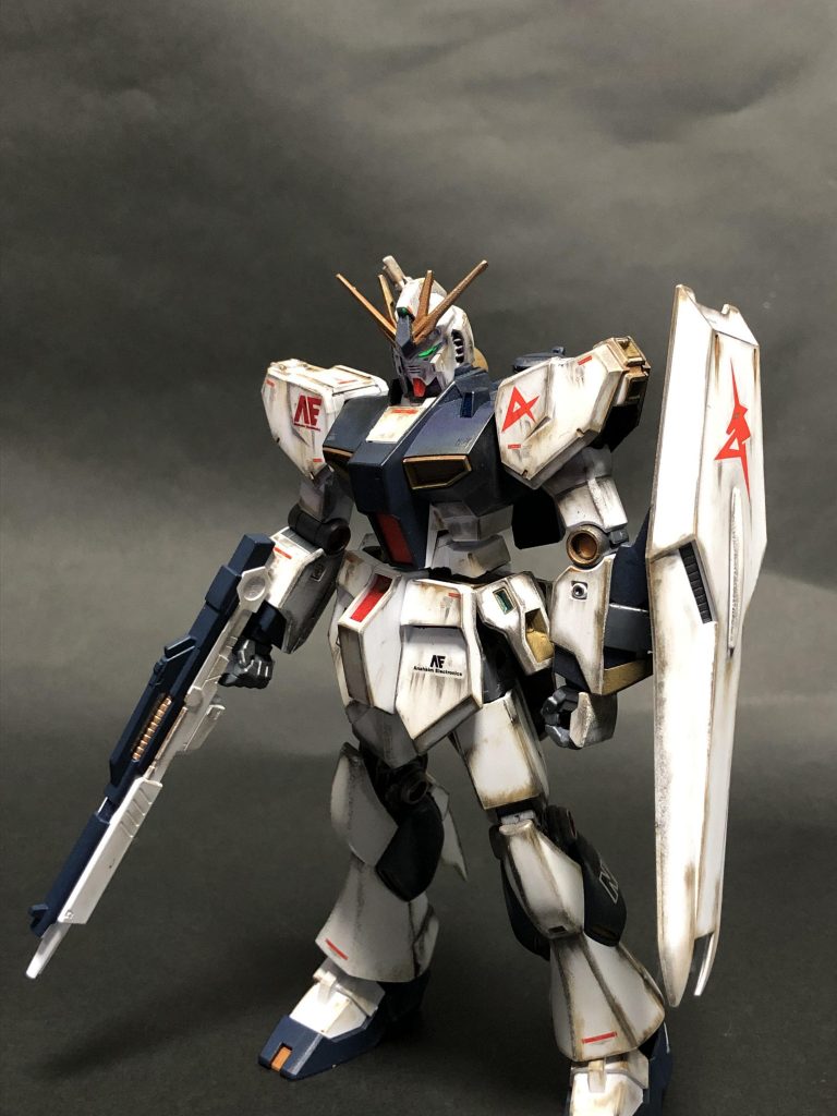 デカールだけで情報量増やしてやろうと思った上からのカット