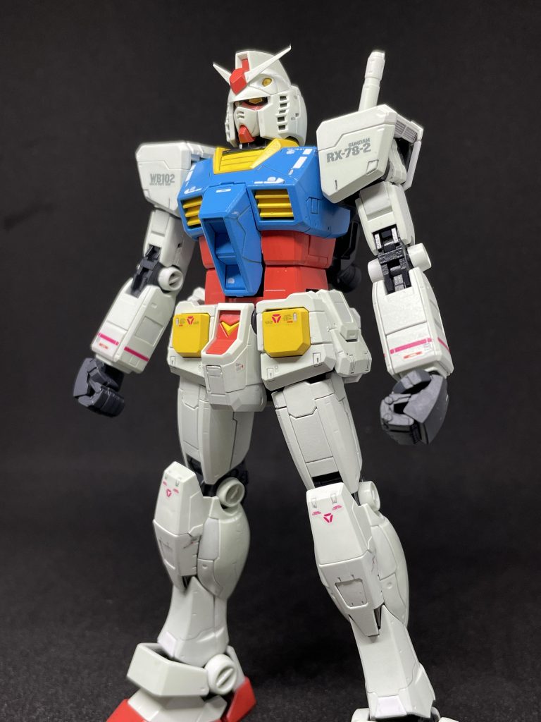 この後武器をつけてポージングさせようとしたら、塗装ハゲやパーツぽろぽろに悩まされ……リタッチからのトップコートでなんとかかんとか🥵