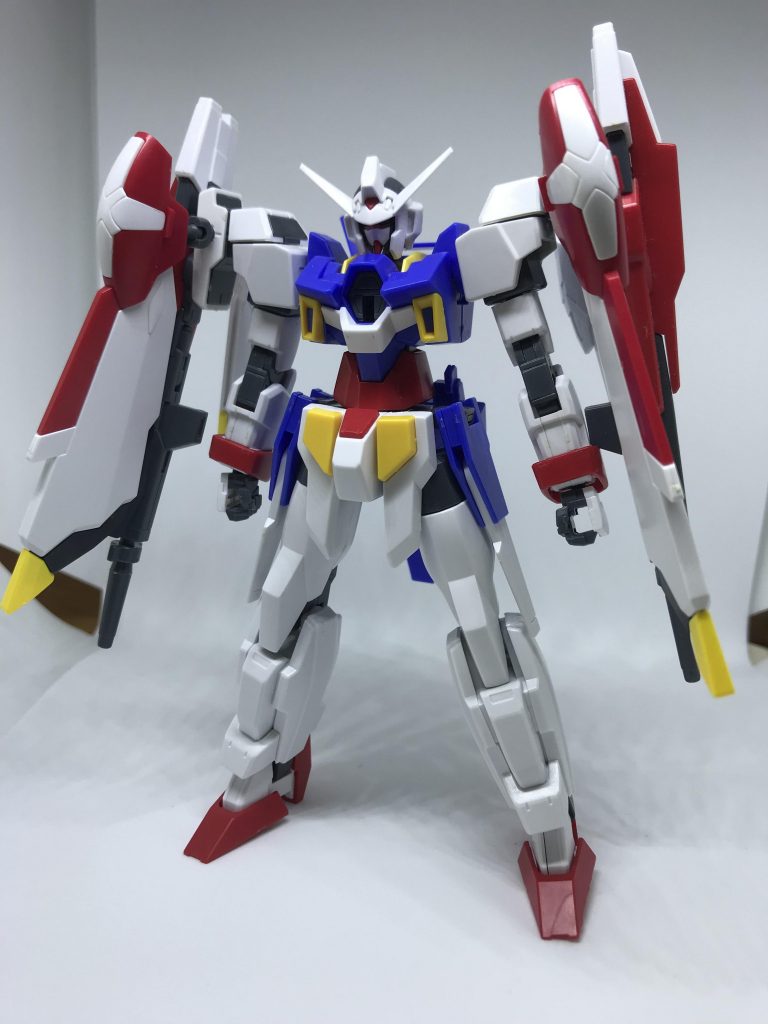 全体像。肩部へボールデンのジョイント等を利用してSDCSフェニックスガンダムのウイングを移植しただけの簡単改造。色合いも想像以上にまとまってたので成形色まんまです。