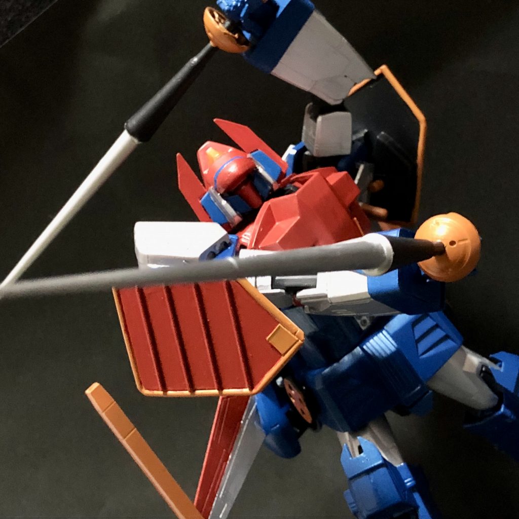 武器のアローフェンサーと必殺技の必殺十字剣。ダイケンゴーもまた大河原さんのロボなんだそうです