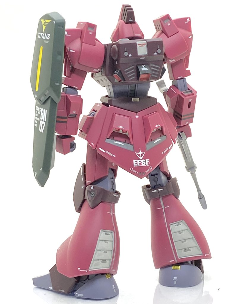 塗装箇所とカラーレシピビームライフル先端→(ガイア)フレームメタリック(1)シールド裏、首回りメカ部、膝アーマーダクト等→(クレオス)ニュートラルグレービームライフル本体、脹脛ダクト、スカート裏等→(ガイア)ニュートラルグレーIIランドセル部スラスター外部→(クレオス)黒鉄色各部スラスター内部→(クレオス)GXメタルレッド