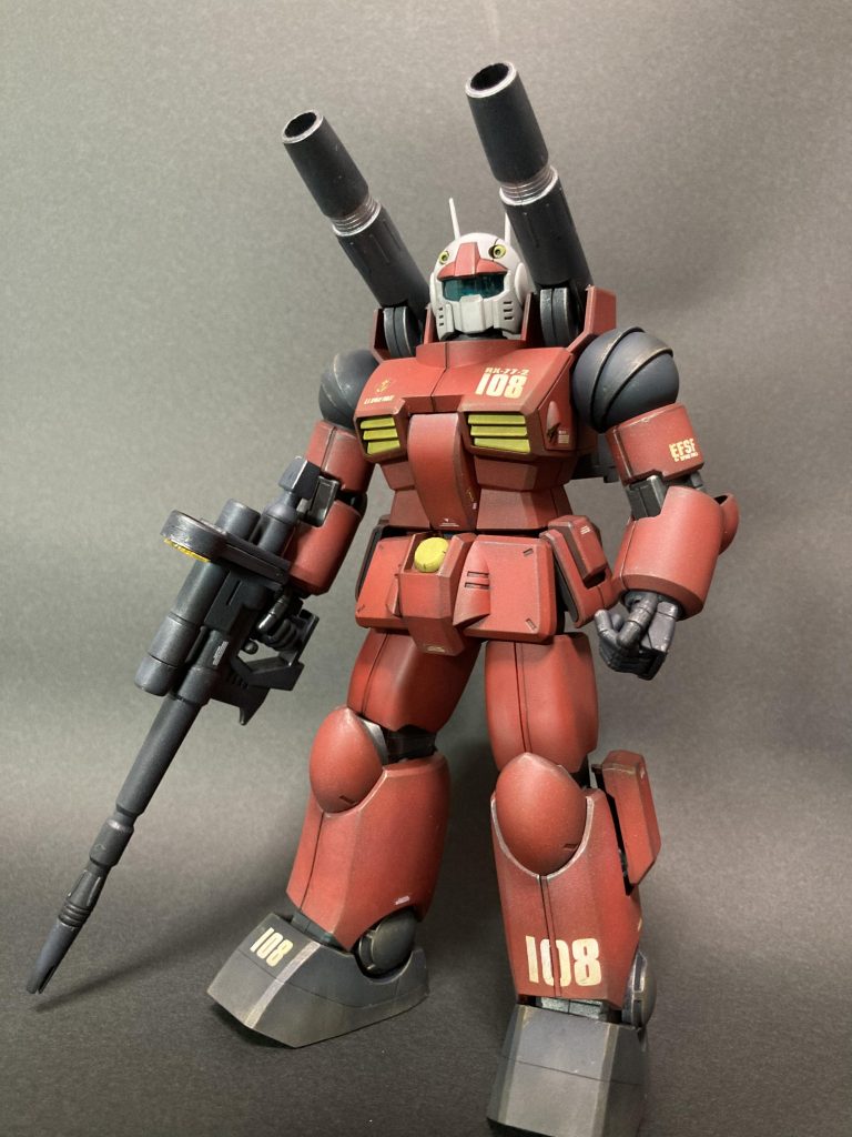 黒サフの上からグラデーション塗装、ライトブラウンでエアブラシによる退色表現をしてみました。