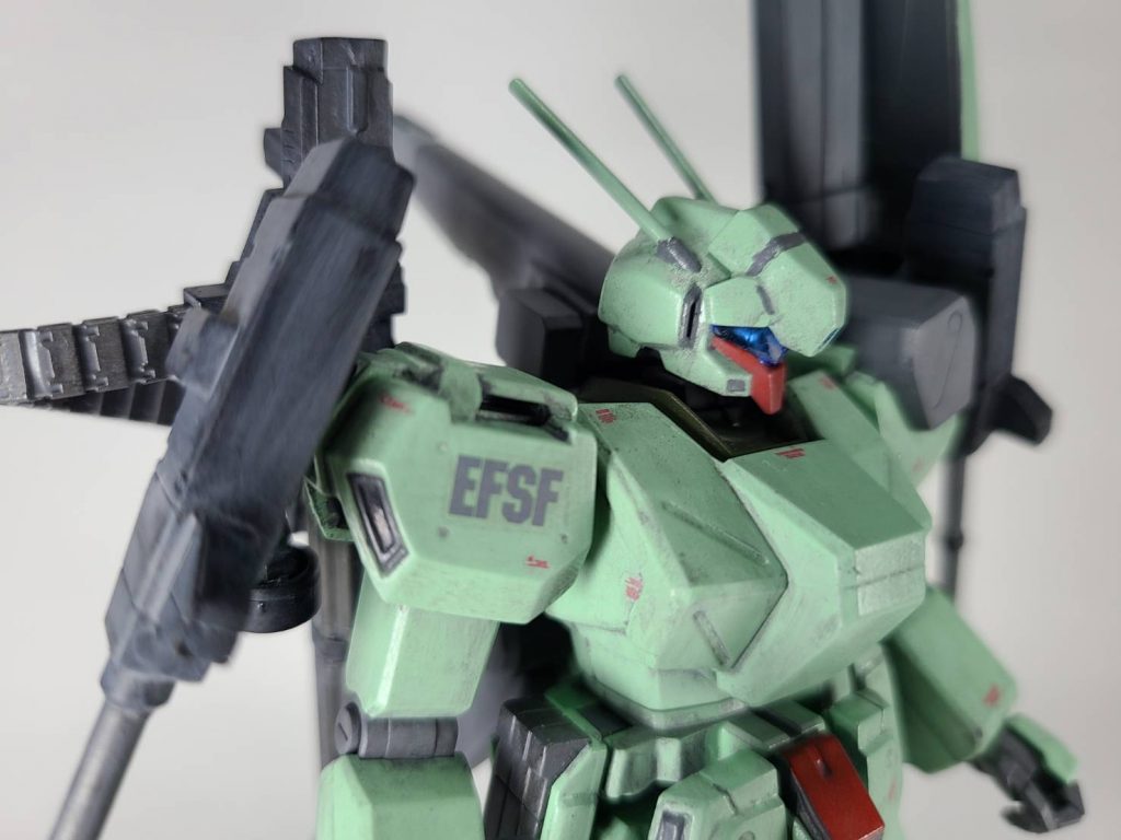 頭部はプロト、肩部はジェガン重装型を意識していますがボールの無反動キャノンを取り付け。胸部装甲はDe型です。