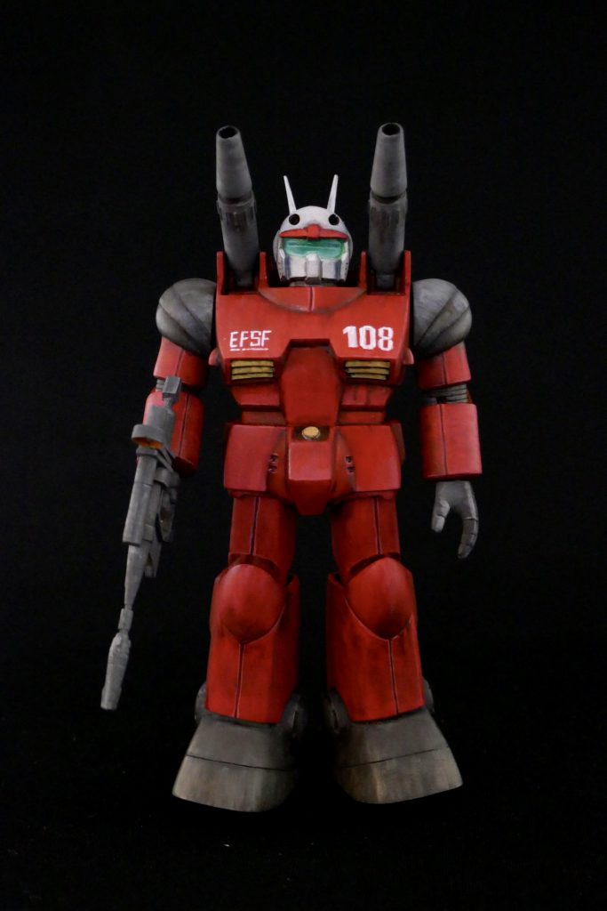 改造箇所は肩幅を狭くする、足をハの字に開くの2箇所です素組より若干スマートになっていると思います