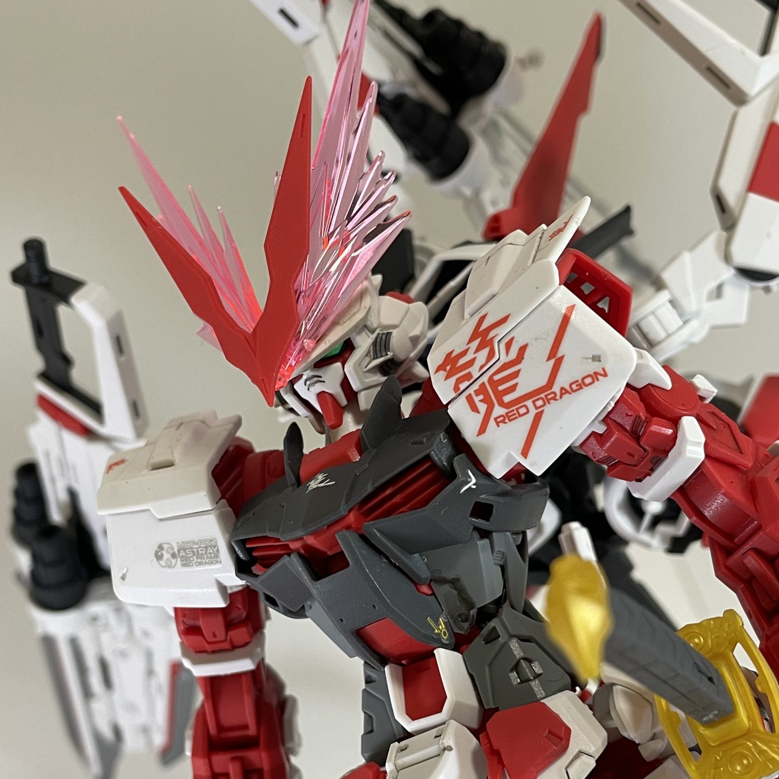 MG ガンダムアストレイレッドドラゴン｜ハルカモンさんのガンプラ作品 ...