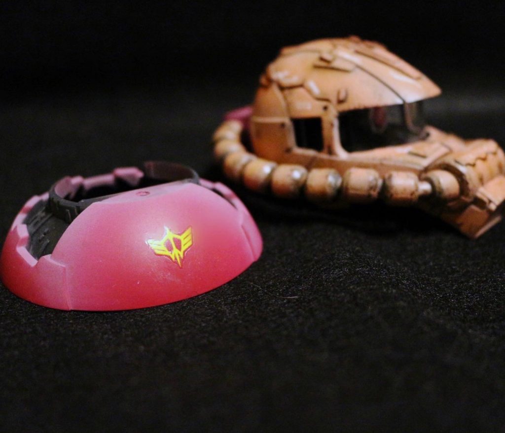 目立たないですが台座もグラデーション塗装しました。