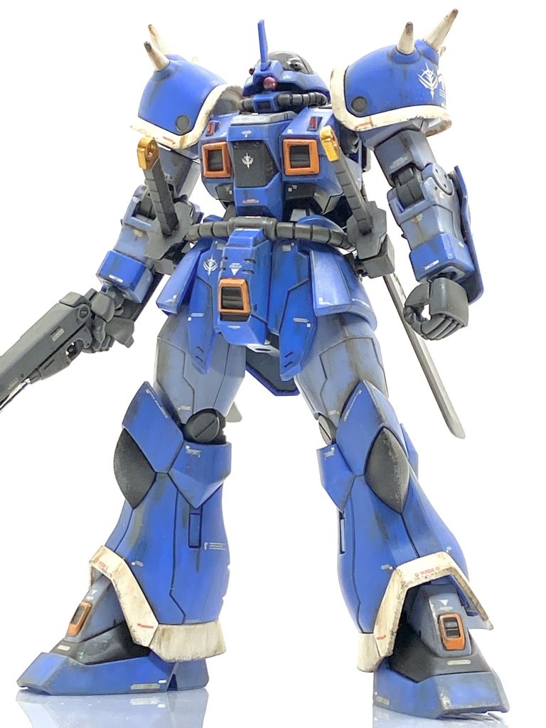 ショットガンのシリンダー部はミラーフィニッシュの金属光沢シートを貼りました。イイ感じになり、地味目の汚し塗装でも光ります。