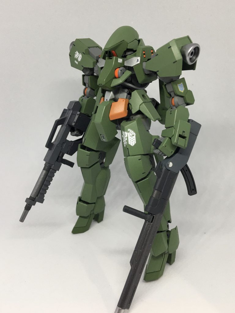 前面。各所の差し色のシルバーとオレンジがお気に入りです。