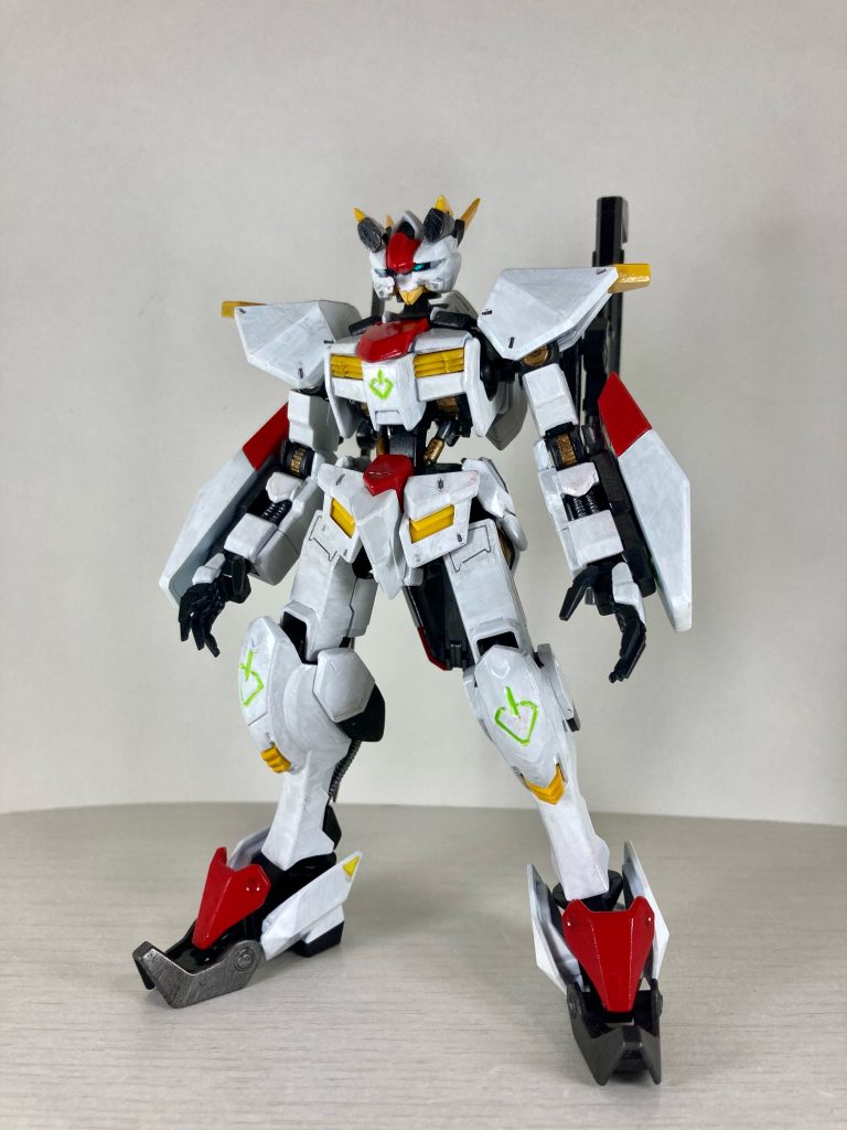 剣武第2形態。正式な装甲を付けた完成形。バックパックにウエポンラックがあり、普段は近〜中距離対応の武器をマウントしている。