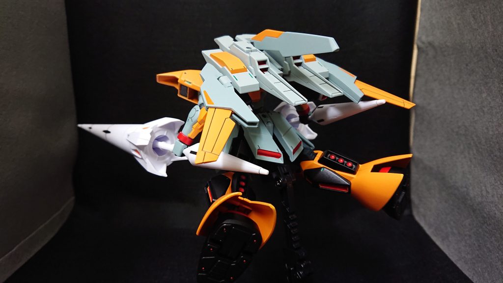 バックパックはいろいろと悩みましたが、機動力を確保することを考え、ライトニングバックウェポンで落ち着きました