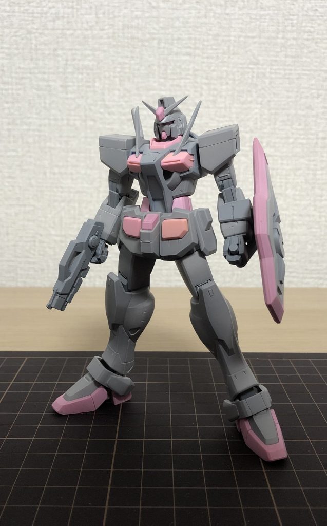 水性ホビーカラーにはピンクサフが無いので、白サフとレッドで作製し使用しています。