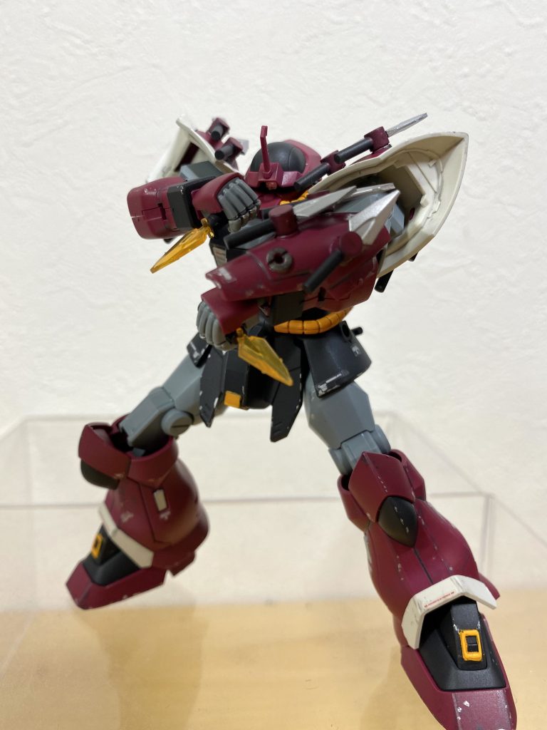 キットだとヒート・ダートが、安全基準なのか先が丸くなり、まるでスコップのようなので先端を尖らせるところからスタートしました。その数、16本!