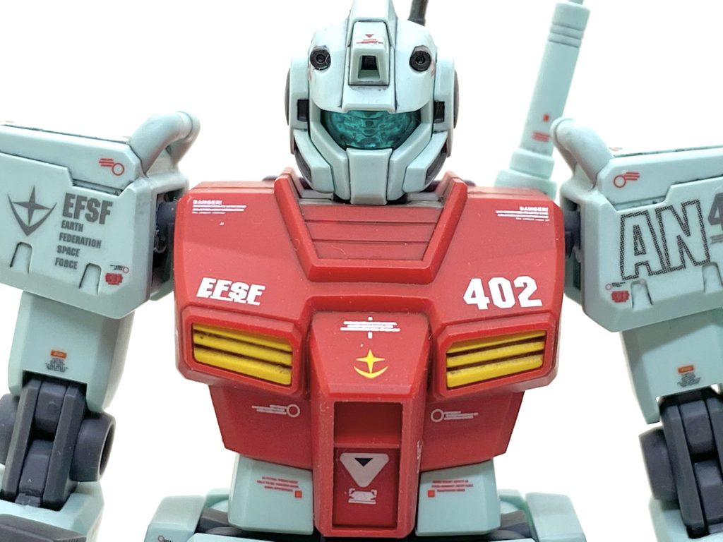 デカールはHGUCとRGのユニコーンガンダムをメインにガンダムデカールDX1や MGのジムコマンド用に入ってましたパーソナルマークやナンバーデカールを満遍なく貼っています。カメラ内部はガンダムマーカーのメッキシルバーを使ったのですが・・・素晴らしい輝きで瓶塗料で売って貰いたいぐらいです。