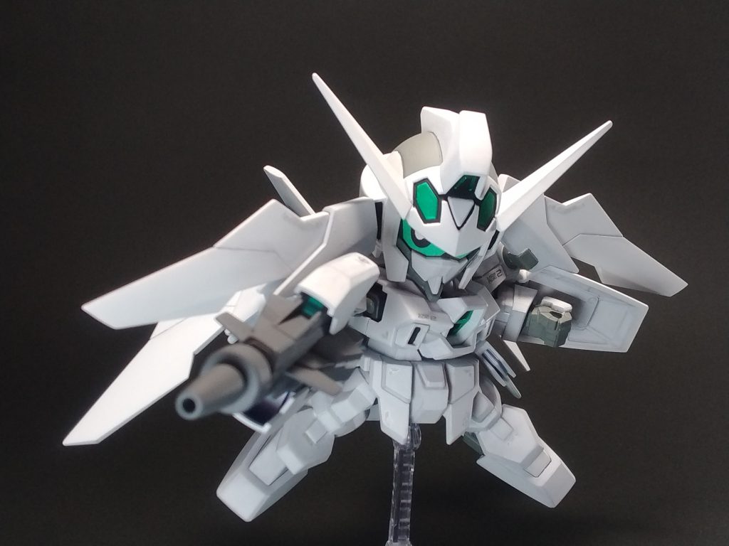 腕の可動範囲も広がったので、いつもの射撃ポーズも難なくこなせます。