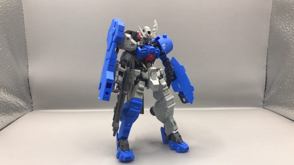 全体像1左右非対称の特徴的なフォルムがかなりカッコいいと思います