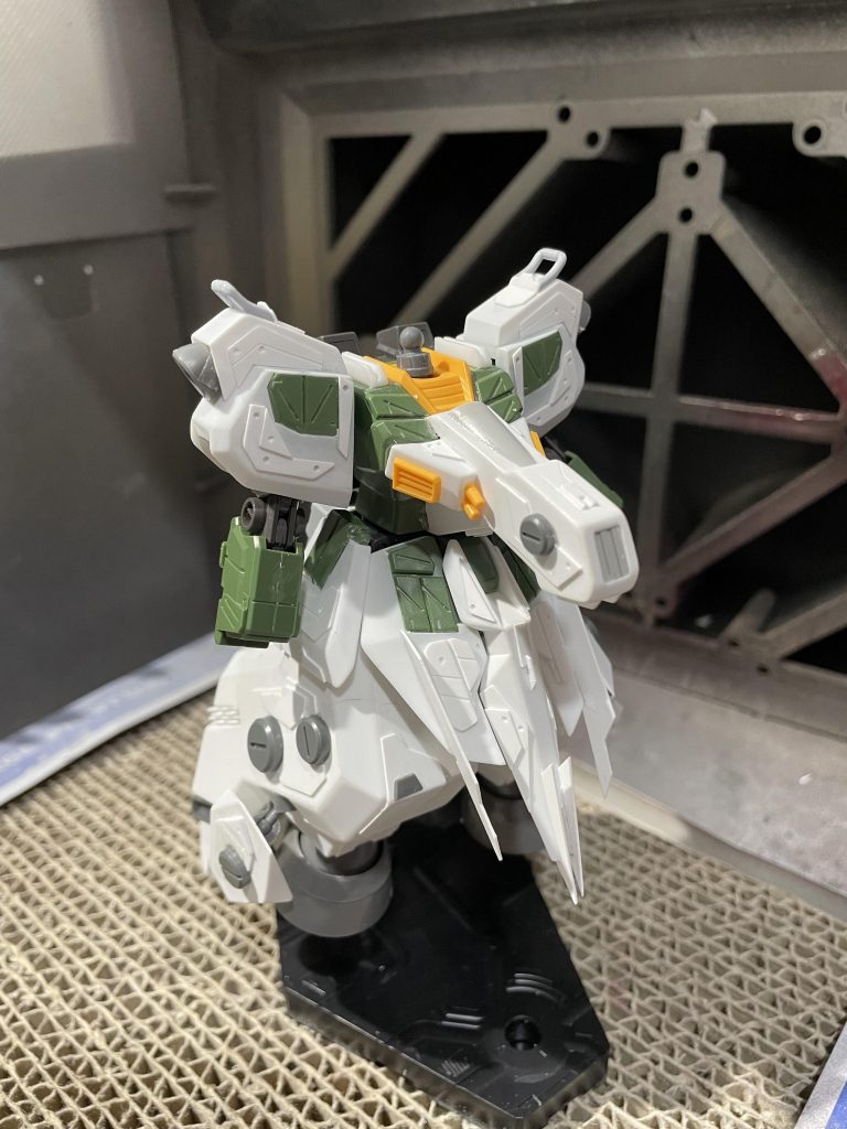 ジムストライカーの装甲形状を残しつつ、ディテールも追加しました!