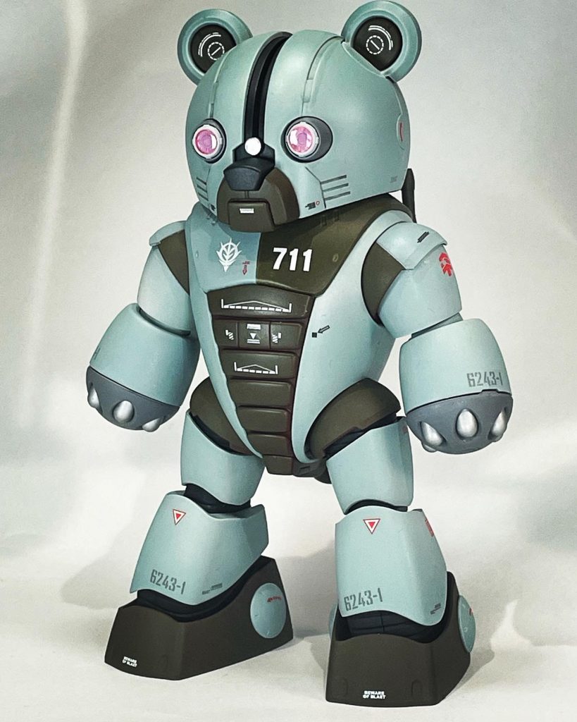 元のセブンイレブンカラーを活かしつつリアルカラーにするため、オリーブドラブとライトブルー、ジャーマングレーを使って全塗装。