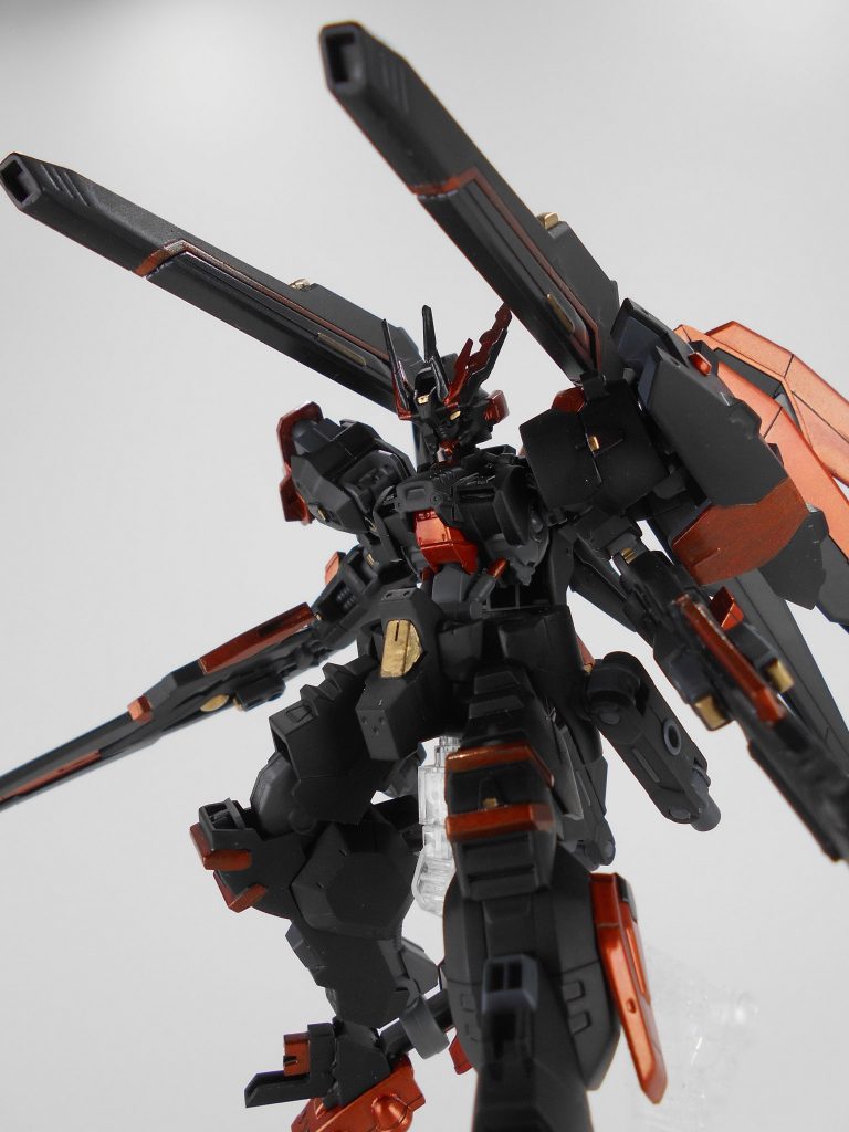 バラエーナプラズマ収束ビーム砲改、「ヴィン」。ヘリオスの武装にビームの供給量の調整で速度と威力の可変が出来るようになっています。「ヴィン」はドイツ語で「幻視」のアナグラムです。