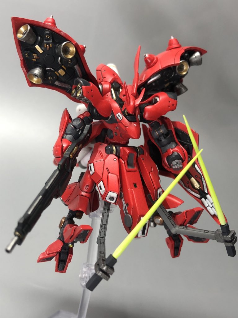 ファンネルバインダーはボールジョイントを使ってます。可動範囲拡大のためにこの写真では左右入れ替えてます^^。