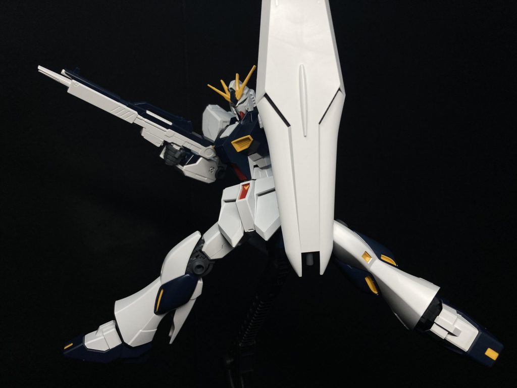 シールドは2パーツ工程ながらこの質感……バンダイさん安すぎるよ!?