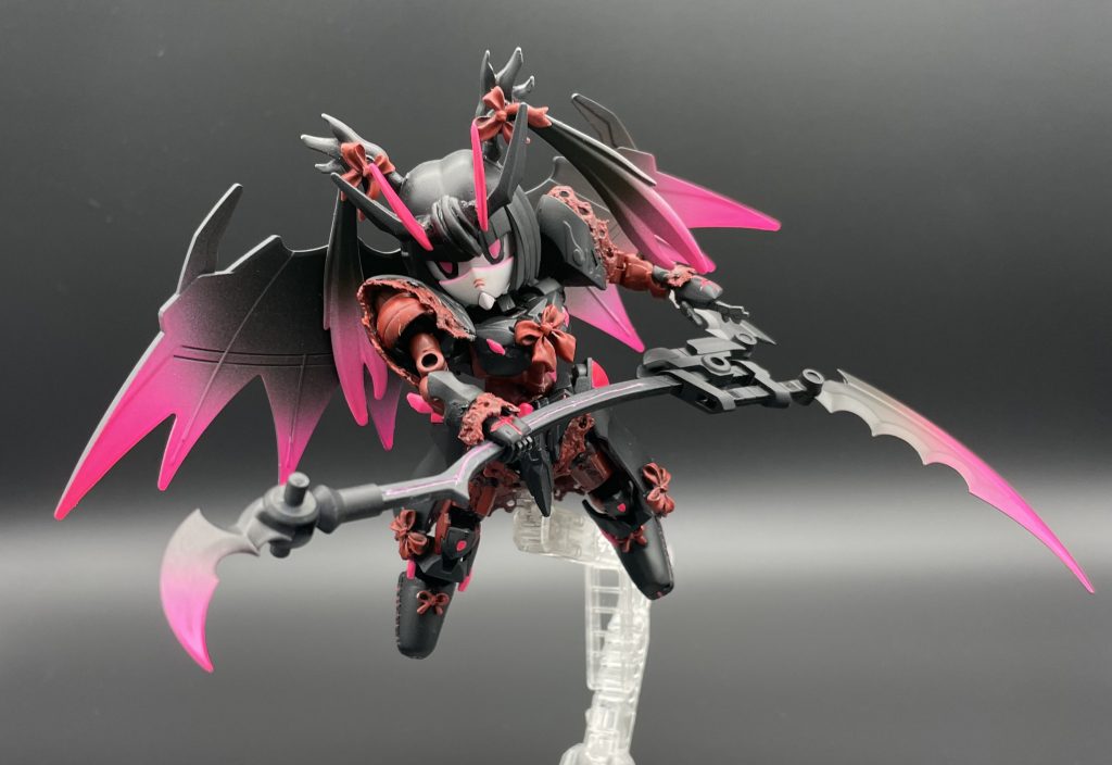 関節にボールデンを仕込んでるので、可動域は広いです