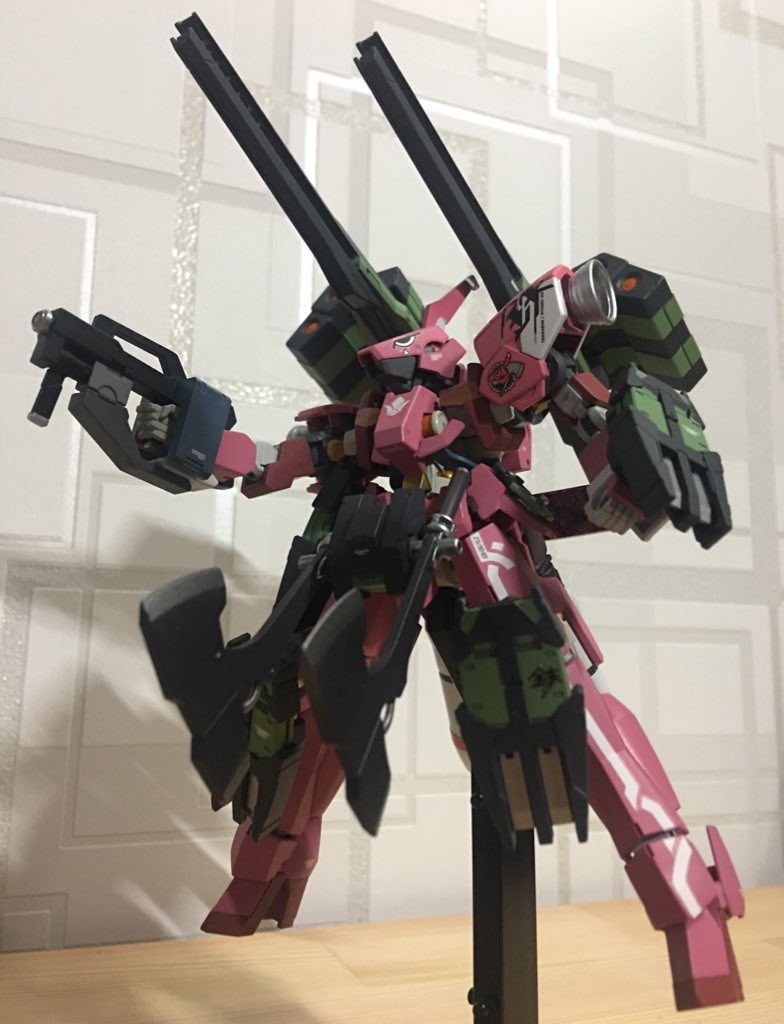 背部キャノンの目玉と歯がお気に入りです。