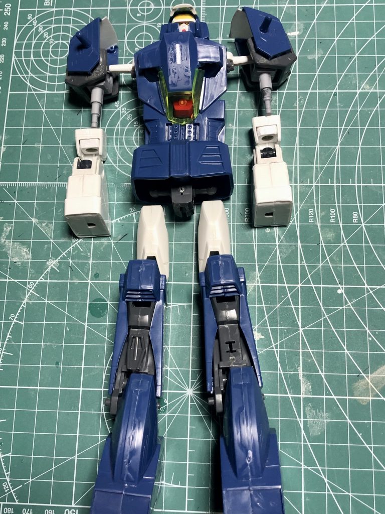 今回は1/100ストライクを芯に、旧キット1/100ザブングルを組み合わせて作成しました本編自体はちょっとしか見た事無いのですが、デザインが好きなので作ってみました閲覧ありがとうございました