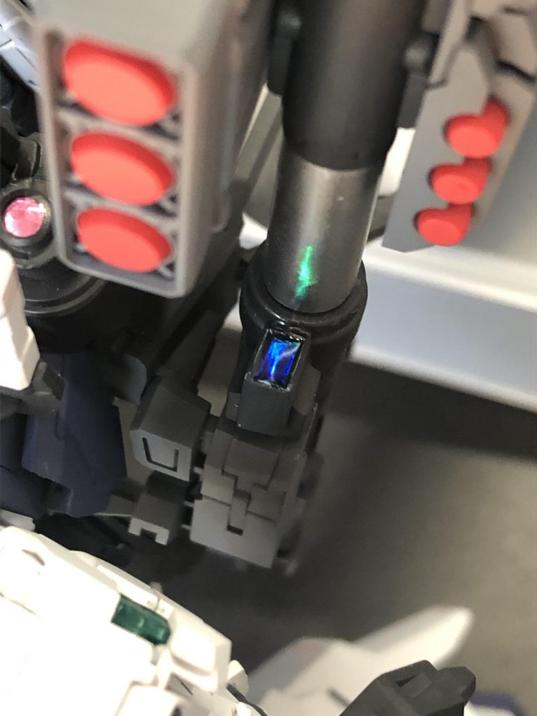 最近よく使う100均のレジン、いい仕事します。