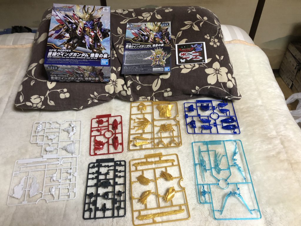 キット構成はこんな感じ…察しの良い方は塗り分けがえぐいことになっていることに気づいたことでしょう。三国伝系にあった「クリアパーツでの色分け分」が少ない為、各パーツの塗り分け難易度が跳ね上がっています。僕はこの時点でちょっと泣いてましたw