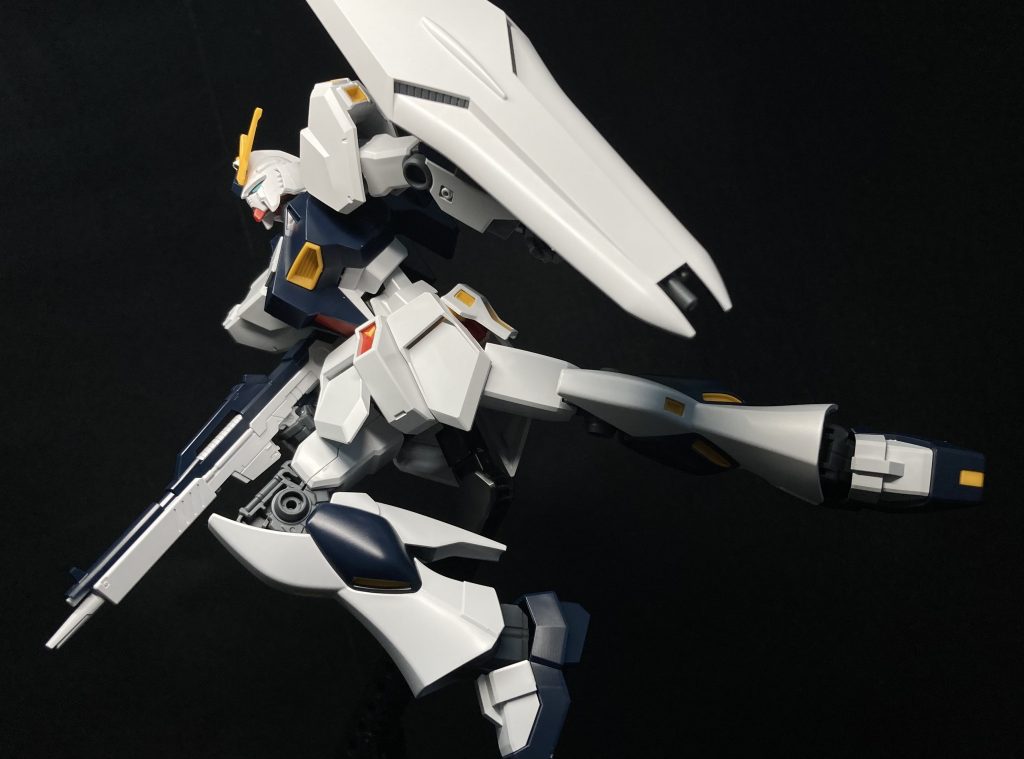 以上!エントリーグレードνガンダムでした!!ここからはおまけ別売り(サーベルの刃)を装備させた状態なので本キット(エントリーグレードνガンダム)のみでは再現不可となってます……サーベルの刃だけはつけて欲しかった……