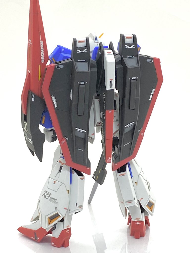 塗装箇所とカラーレシピウイング、シールド赤部→(クレオス)新ガンダムカラーMSレッド各部オレンジイエロー部→(ガイア)ビビッドオレンジバーニア内部→(クレオス)GXメタルレッドバーニア外部、ビームライフル先端→(ガイア)フレームメタリック(1)フレーム部、ビームライフルエネルギーパック部→(クレオス)RLM75グレーバイオレット