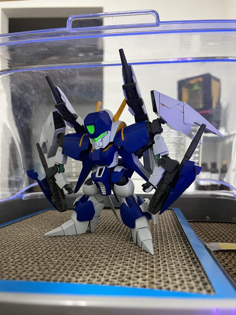 塗装スミ入れが終わった状態です。1号機もですがバイザーは蓄光塗料を使っています。この後ハイキューパーツのデカールを貼ってトップコート して完成になります。