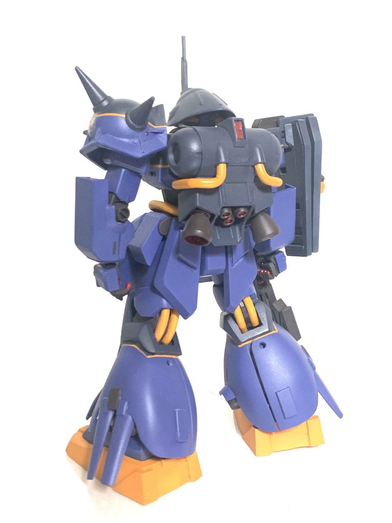 少し分かりづらいですが、バックパックは大型化してあります。また、足の偏向板も大きくなっています。