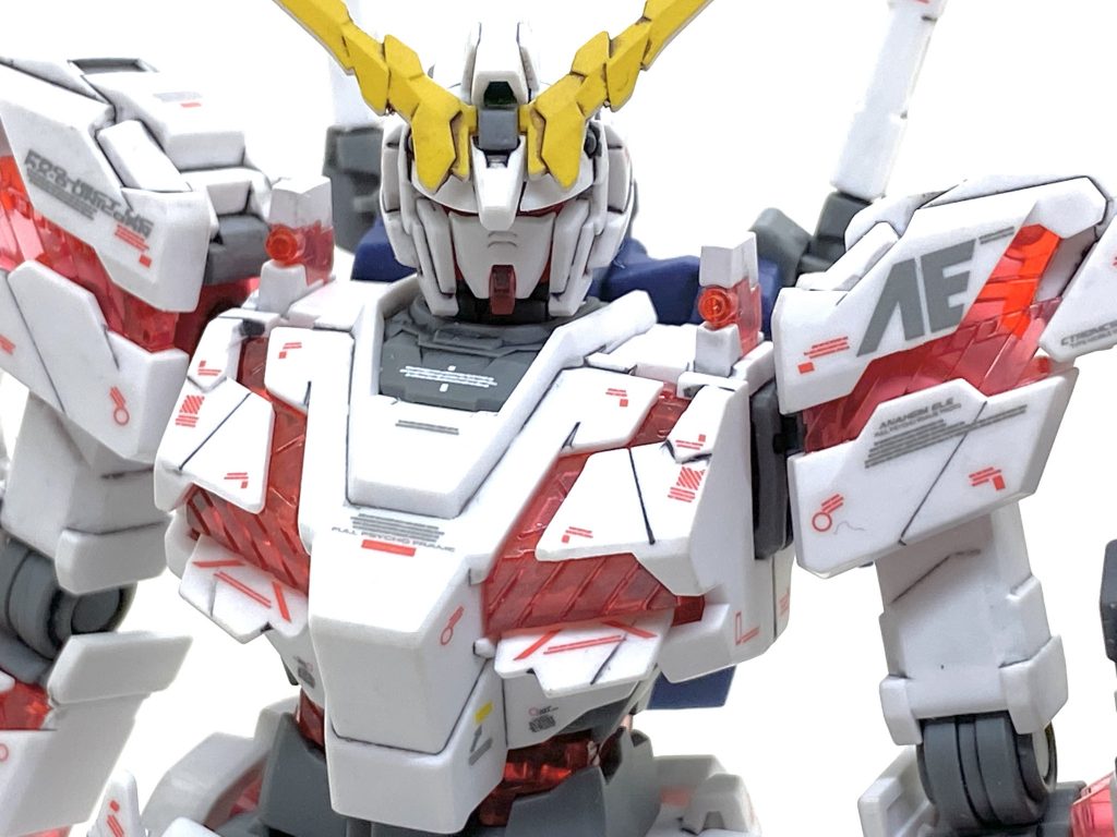 デカールはガンダムデカールのHGのユニコーンガンダム用をメインにRGのユニコーンガンダム用やユニコーン汎用1を多少使っています。MGのユニコーンガンダム ver.kaの説明書を見ながらデカールを貼るのですが・・・デカールに番号が無いので大変わかりにくく苦労しました。